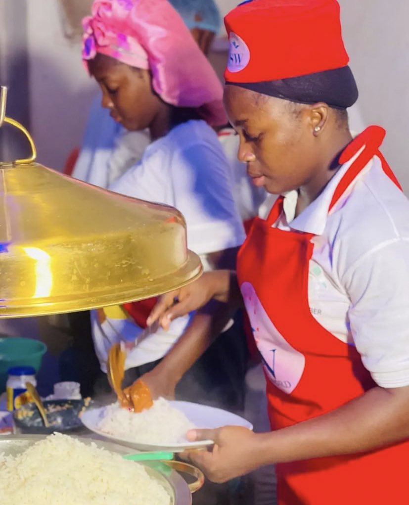bongo_tribe's tweet photo. Making Nigeria and Ekiti proud.  Please stick with me on this journey.👩‍🍳🙏 #chefdammy #ChefDammyCookathon https://t.co/p5ItEk8Q6U