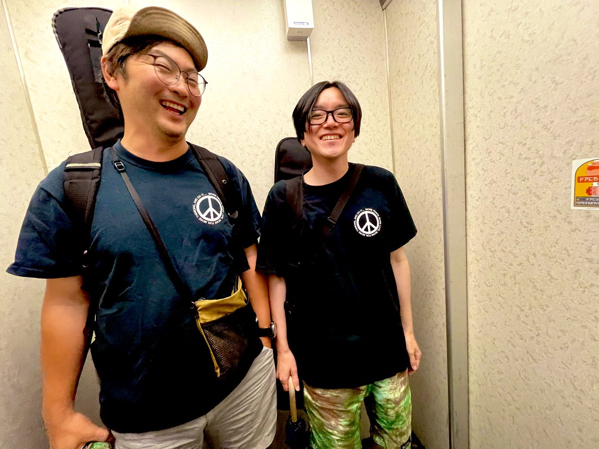 isoriki0414's tweet photo. スタジオ練習でたまたま同じTシャツを着てくる仲良しな人たち。
#sprocketwheel
#antinice https://t.co/5ZtRVVdAcX