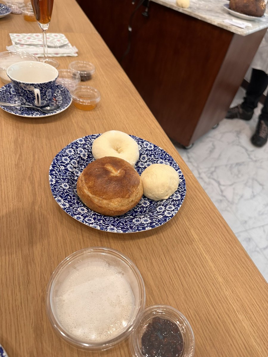 beans_intheoven's tweet photo. It was a seminar about Sourdough by @dan_lepard at Kent Deli. I got the dough so will try to grow it. It was interesting as always. https://t.co/XhnoyCLaQY