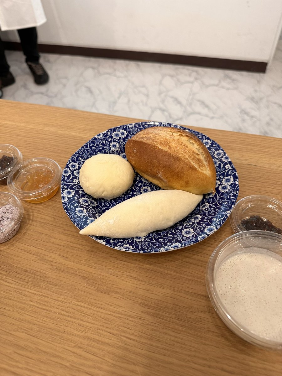 beans_intheoven's tweet photo. It was a seminar about Sourdough by @dan_lepard at Kent Deli. I got the dough so will try to grow it. It was interesting as always. https://t.co/XhnoyCLaQY