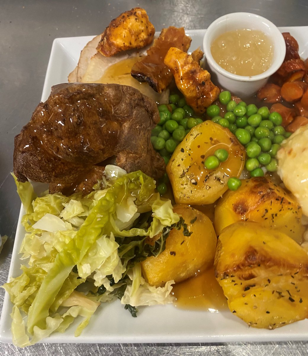 MulberryParkHub's tweet photo. Can't decide if you want a brekkie or a Sunday roast? 🤨 

We first serve breakfast on Sundays from 9-11:30am

Then after we serve roasts on Sundays from 12-3pm

Sundays at The Hub means delicious food and drink

Stop by The Hub and see what all the fuss is about!! 🤪 https://t.co/NutZ0t6oRB