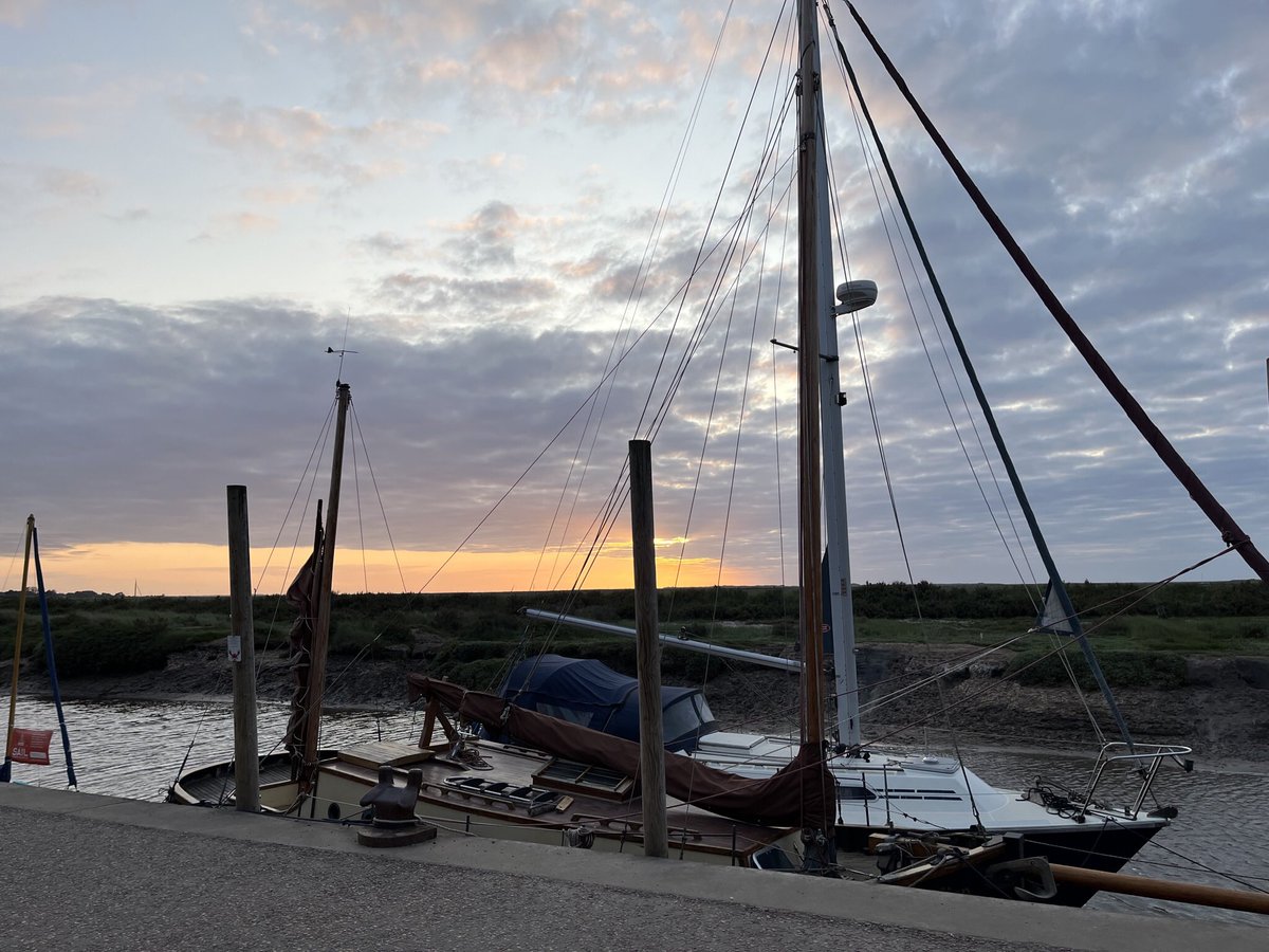 The perfect vista to accompany a bespoke Slow You Down Wellbeing twilight visit in the ‘Area of Outstanding Natural Beauty’ that is Blakeney ….
#slowyoudownwellbeing #helping #Norfolk to #slowyoudown #Blakeney #visitnorfolk #lovenorfolk #openskies #sunsetphotography #andbreathe