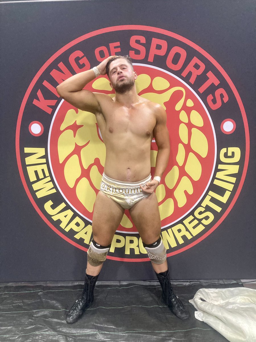 aurakyri's tweet image. two years ago today I had to leave wrestling indefinitely due to declining health

today I made my NJPW debut

one day I’ll get to tell the full story but for now it’s back to work