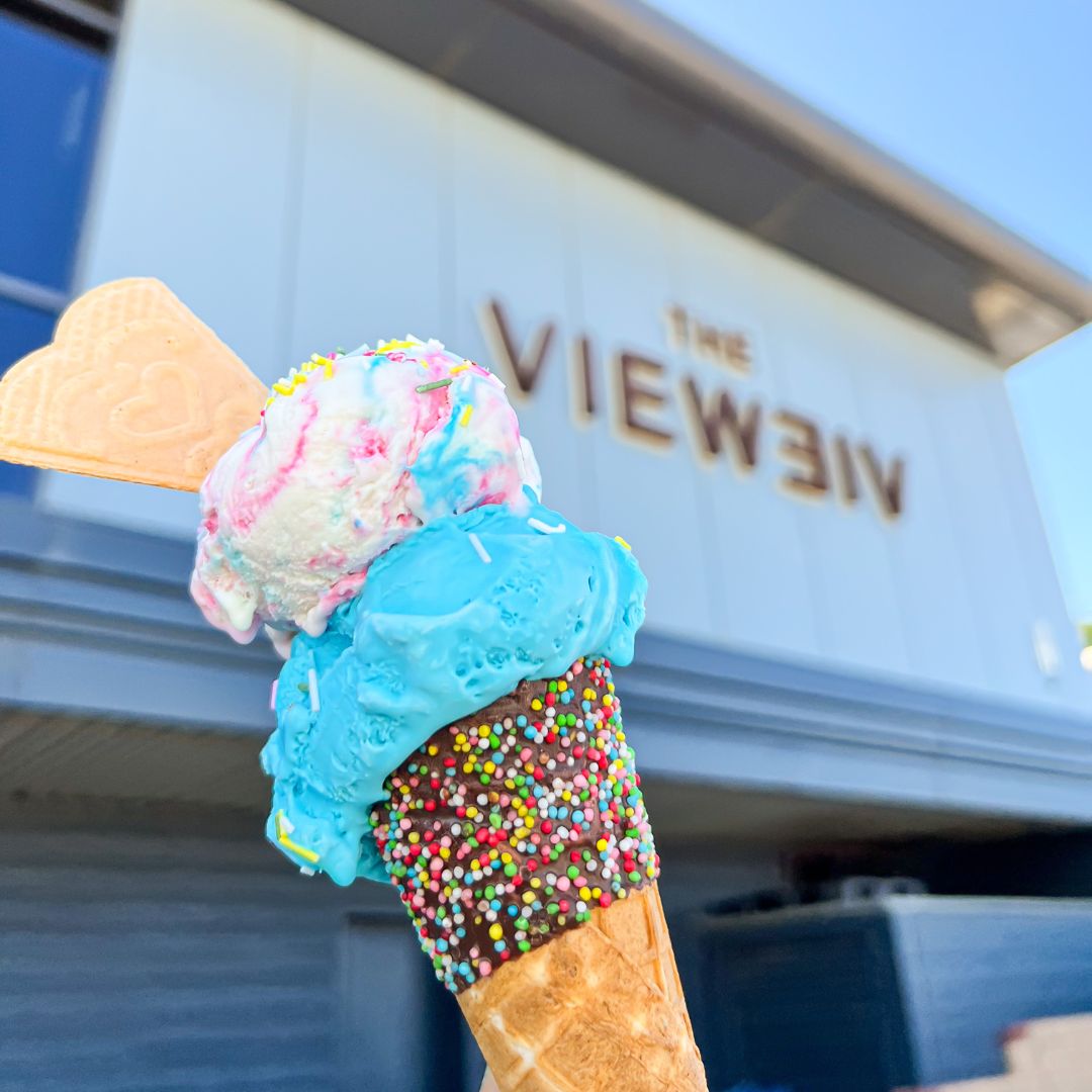 ViewTynemouth's tweet image. Do you know what a sunny and warm forecast for the week ahead means? Ice-cream on the beach, you say? Yes it does! 

Our Kiosk is open everyday with a large selection of ice-cream flavours and toppings 

#theviewkiosk #theviewlongsands #theviewtynemouth #kioskonthebeach #icecream