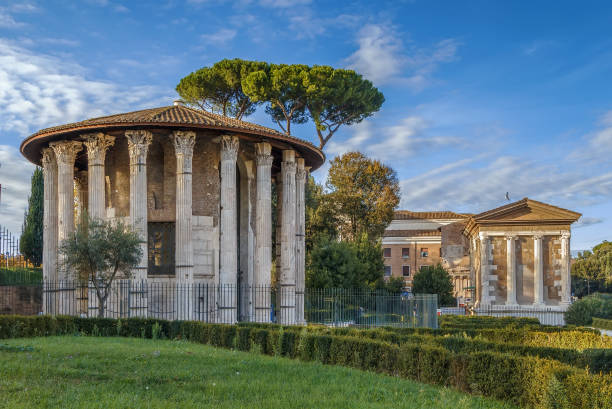 TrimontiumTrust's tweet photo. Happy #Matralia! 

#OTD, #Roman mothers were honoured by their family &amp; only once-married matrons, univirae, were permitted to enter the temple of Mater Matuta, with testuacia (a special cake baked in clay pots) as an offering. They would then pray for their nieces &amp; children. https://t.co/kUwXnBi9Zx