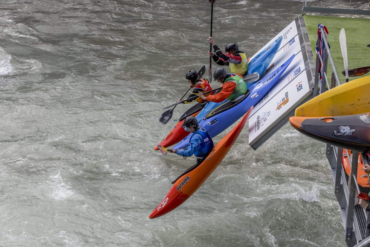 L'Argentière-la-Bessée sous les feux de la rampe ! A un an des Jeux de Paris 2024 et à l'occasion des 30 ans du stade d'eau vive, le site du Pays des Ecrins, labélisé 'Terre de Jeux 2024' pour le Canoé-Kayak accueillait pour la première fois, la Coupe de France de Kayak Cross.