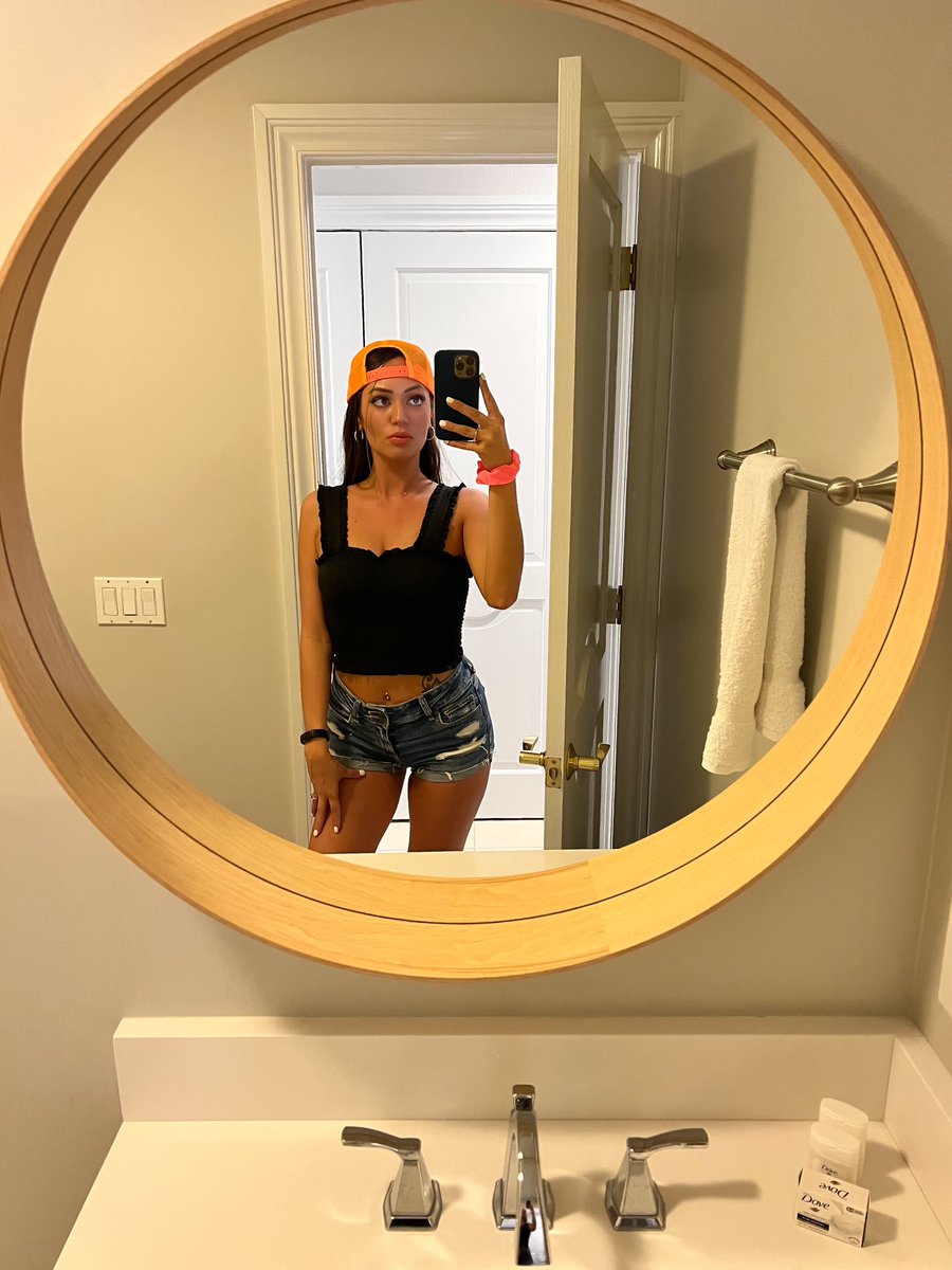 Casey Mae on Twitter "Just your typical selfie"