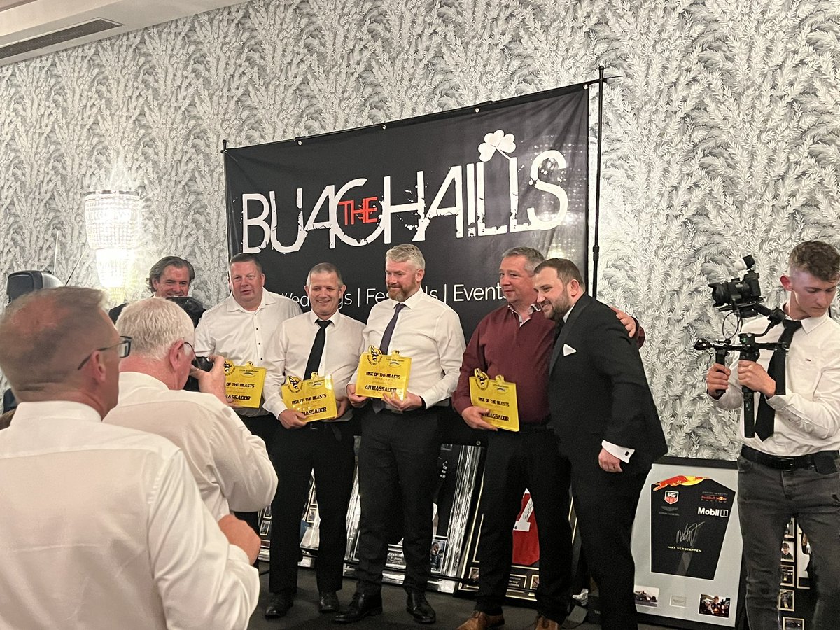 nobbyoncars's tweet photo. Just 4 of the brilliant @GardaTraffic who have helped us all along #Bumblebee1000 with an escort everywhere weโve gone. Getting their awards from @BobFlavin & @ImpressionistAL ๐๐ป https://t.co/ofpG0hAKzR
