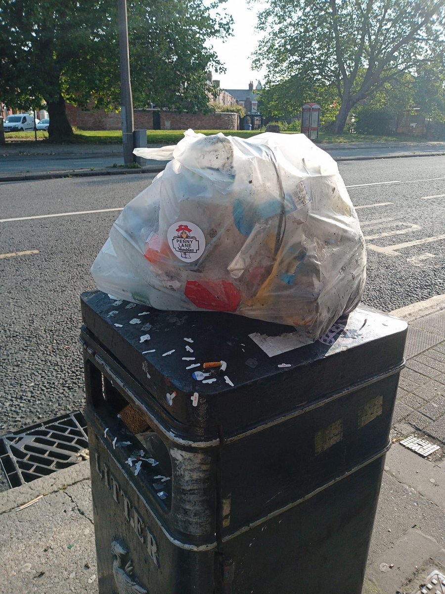 Emma TN was out early tidying up Blenheim Rd to Smithdown Rd 

#pennylanewombles #keepliverpooltidy #litterpicking #lovewhereyoulive #litterheroes #litterattractslitter #recycling