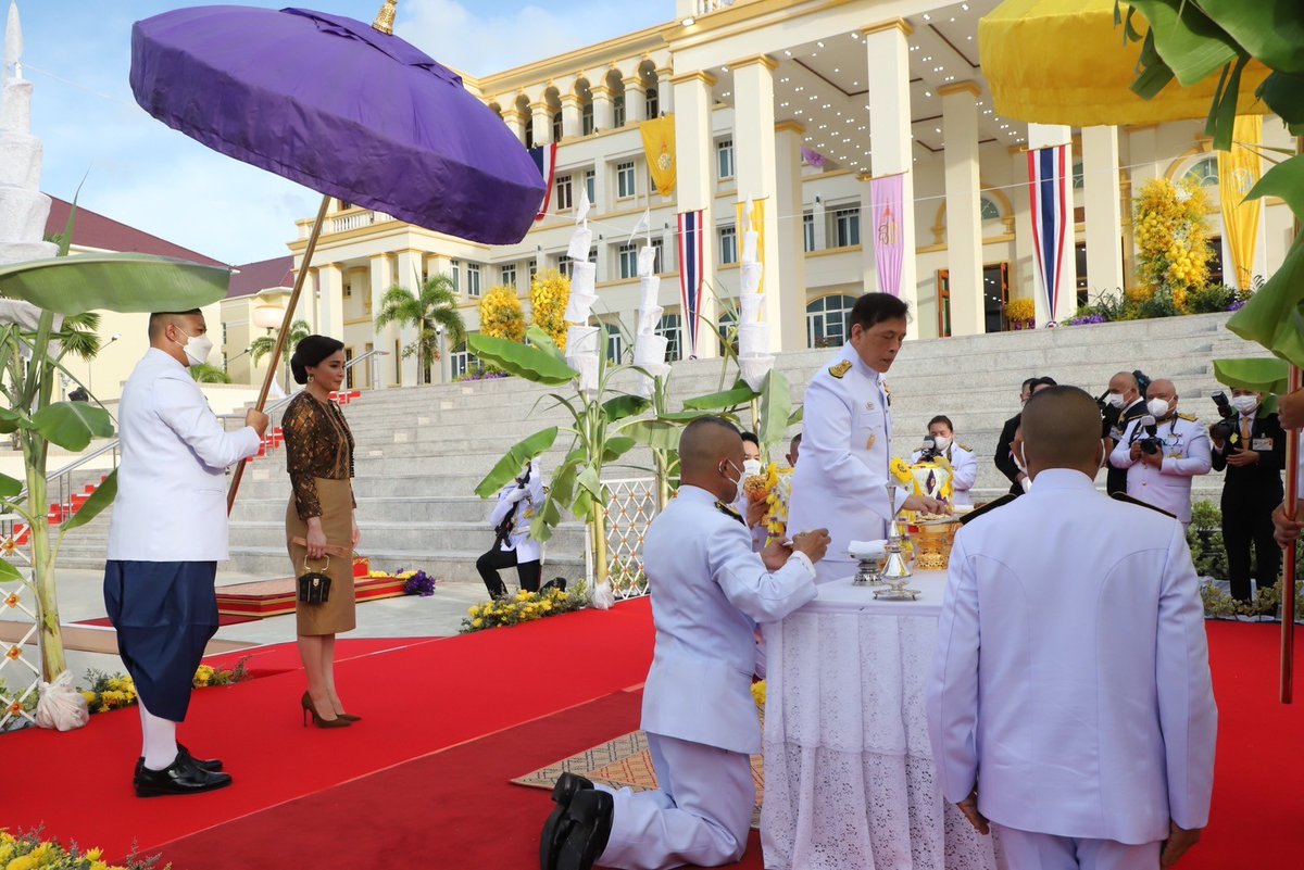 thaipost's tweet image. ‘ในหลวง’ ทรงเปิดอาคารศาลอุทธรณ์ภาค ๘-อาคารศาลากลางจังหวัดภูเก็ตหลังใหม่
thaipost.net/hi-light/39504…