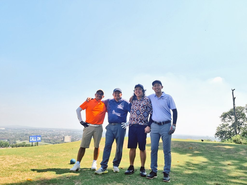 Elgiww's tweet photo. Golf golf golf!!! Let's go golfing!!!! Addiction level 9999x !! https://t.co/kbN1VTr3FP
