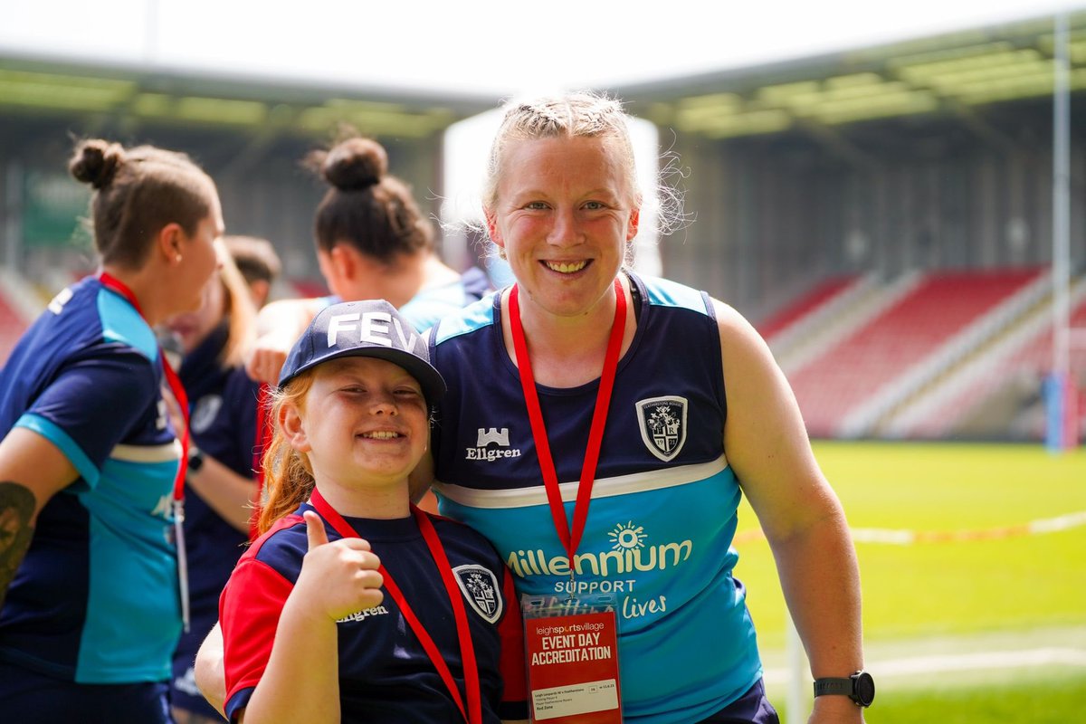 FevRoversRLFC's tweet photo. 🍦 Summer Rugby! 

#LEIvFEVW | #BlueWall https://t.co/Hg6bR8rlEI