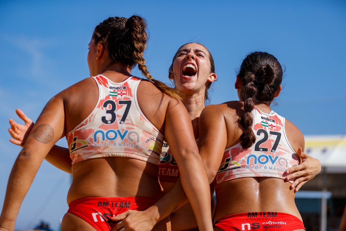 🇪🇸 ¡CONFIRMADA LA FINAL FEMENINA del #EBTFinals2023 <a href="/HomeofHandball/">EHF Home of Handball</a> con presencia española!🏖️

🆚 @cats_Almeria : The Danish Beachhandball Dream
🕕 16:30
📌 Antalya (Turquía)

🏆 ¡A POR EL ORO! 🔜

#DontWorryBeachHappy #BalonmanoPlaya <a href="/RFEBalonmano/">RFEBalonmano</a>