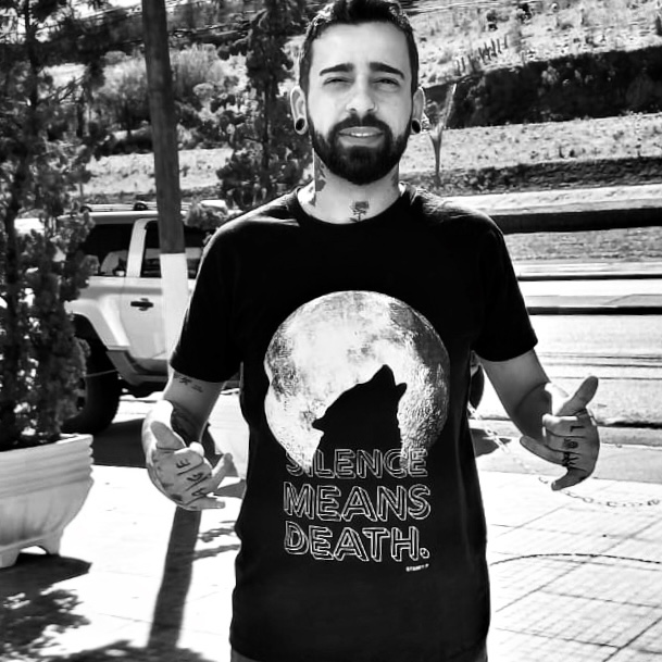 stanevf_world's tweet photo. "Viva sua vida com intensidade e paixão. 🔥"
#stanevf #vida #intensidade #paixão #viver #atitude #expressão #stanevfdarkwear #gothic https://t.co/6GBsnKLM5c