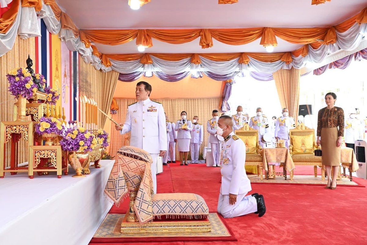 Darunee_2554's tweet image. วันนี้ (๙ มิ.ย. ๒๕๖๖) เวลา ๑๗.๓๓ น. พระบาทสมเด็จพระเจ้าอยู่หัว และสมเด็จพระนางเจ้า ฯ พระบรมราชินี  เสด็จพระราชดำเนินไปทรงประกอบพิธีวางศิลาฤกษ์และทรงเปิดอาคารที่ทำการศาลอุทธรณ์ภาค ๘ และเสด็จพระราชดำเนินไปทรงประกอบพิธีเปิดอาคารศาลากลางจังหวัดภูเก็ต (หลังใหม่) … ทรงพระเจริญ 🙏💛💜