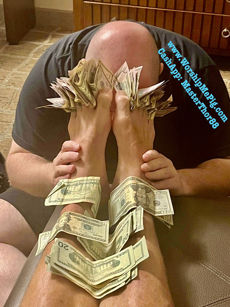 MasterThor88's tweet photo. You want to kiss my giant feet, this is the best way to get at them! Who is next? https://t.co/9IUhljlU8C
