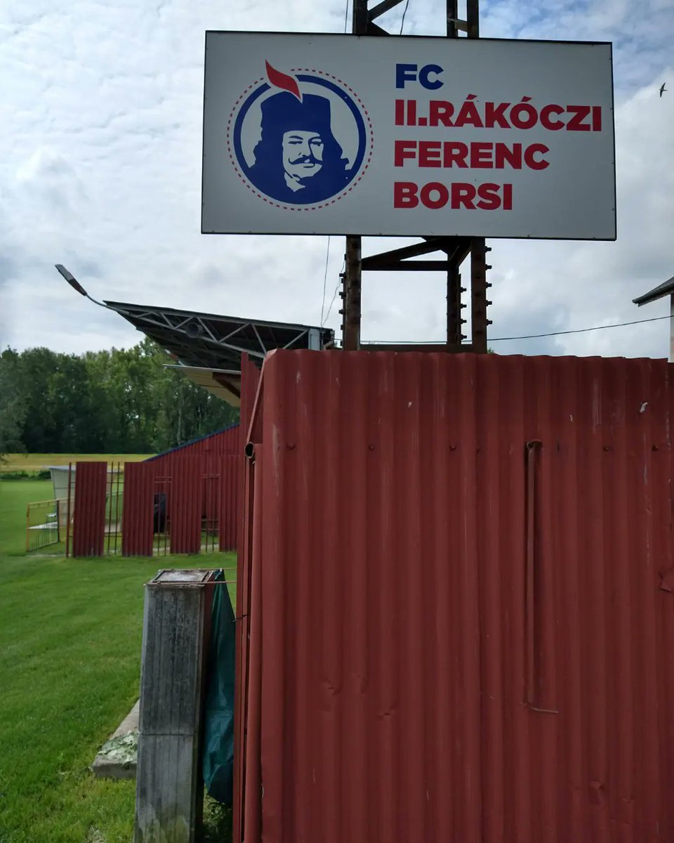 MentalitaMagaz1's tweet photo. FC II. Rakoczi Ferenc Borsi
Trebisov county, Slovakia
#ground #grassroots #groundhopping #groundspotting #Slovakia #borsi #rakoczi #sundayleague #amateur #football https://t.co/IkQJujZH3Q