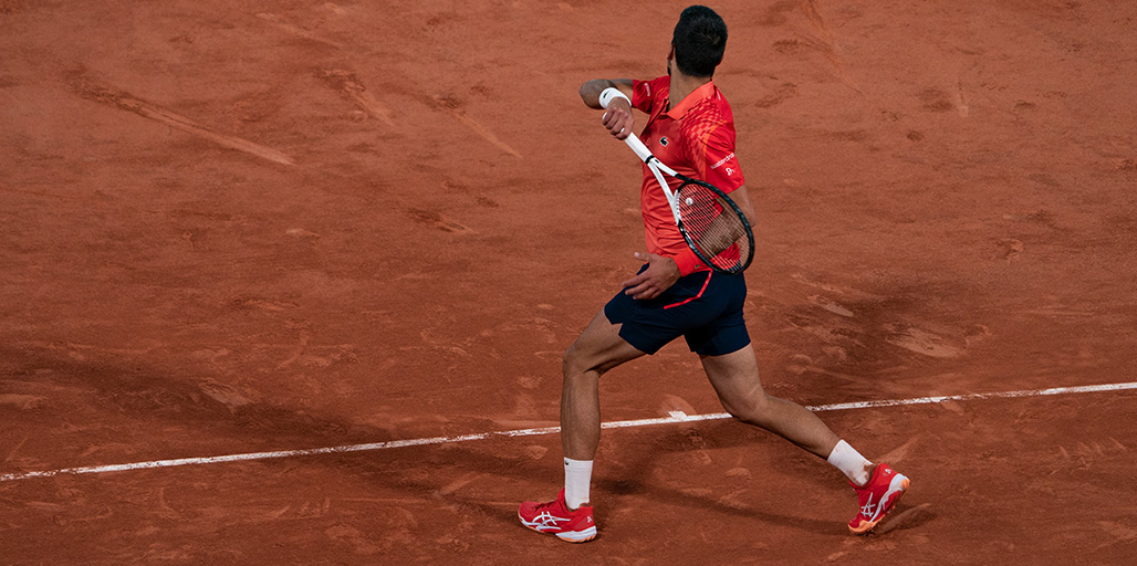 We're right behind <a href="/DjokerNole/">Novak Djokovic</a> ahead of today's historic final - RT or Like if you are too... 🇫🇷🧱 #ASICSTennis 
📷 Sindy Thomas