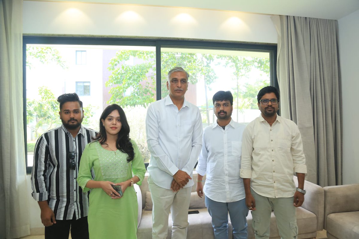yesaswi30's tweet photo. Today we had a productive &amp; inspiring meeting with Honorable minister @BRSHarish garu discussing the urgent need for a national policy on life-threatening immune disorders. Shared my personal journey &amp; importance of timely care. Grateful for the Minister's supportand commitment. https://t.co/Y7RGPLeFyF