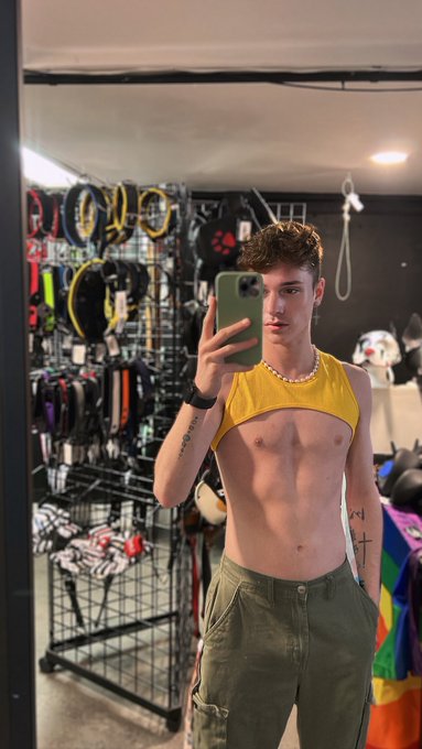 work uniform ✌️ https://t.co/GJHkLsdc8n