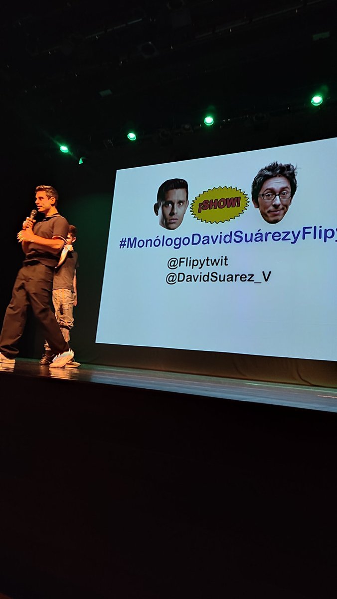 Gran show el de <a href="/Flipytwit/">Flipy</a> y <a href="/DavidSuarez_V/">David Suárez</a> la mejor parte fue cuando se me sentó en las pelotas #monologodavidsuarezyflipy