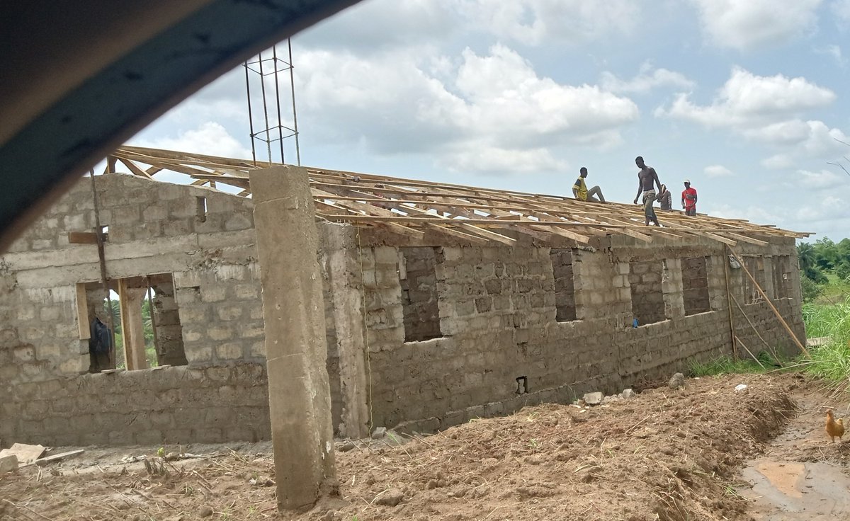 AlansAfrica's tweet photo. #JustGiving campaign - Day 75
https://t.co/dkMnt4bDHR
Roof timbers completed on rear elevation &amp; work has started on the front elevation. I'm hoping that the roof will be completed this week. Help us #RaiseTheRoof
Can you help us #BuildASchool?
#AlansAfrica #MakingARealDifference https://t.co/cc5yM9Lwr0