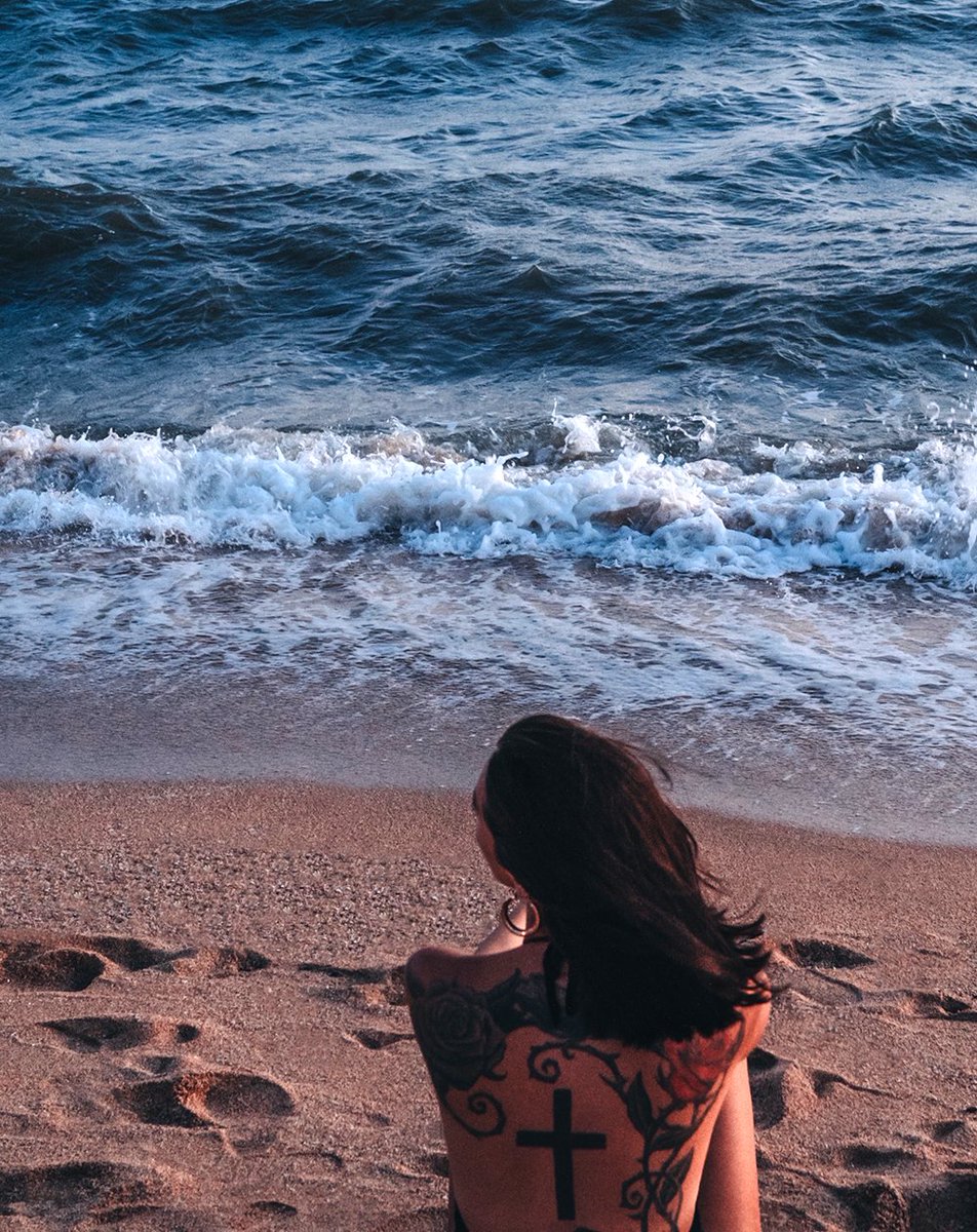 Xeniiau's tweet image. Happy Sunday 🌊💙