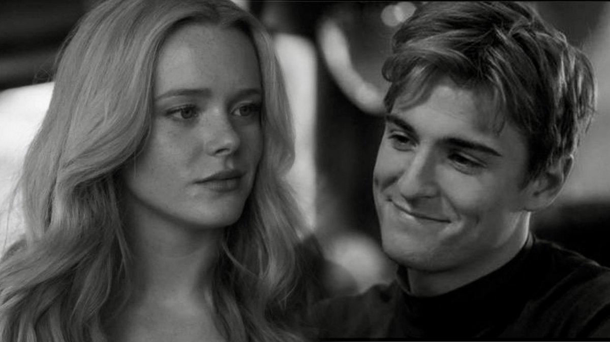 softlyschreave's tweet photo. “i wouldn’t marry            “i’d marry you
me either”                        with paper rings” https://t.co/mnxok3m1vo