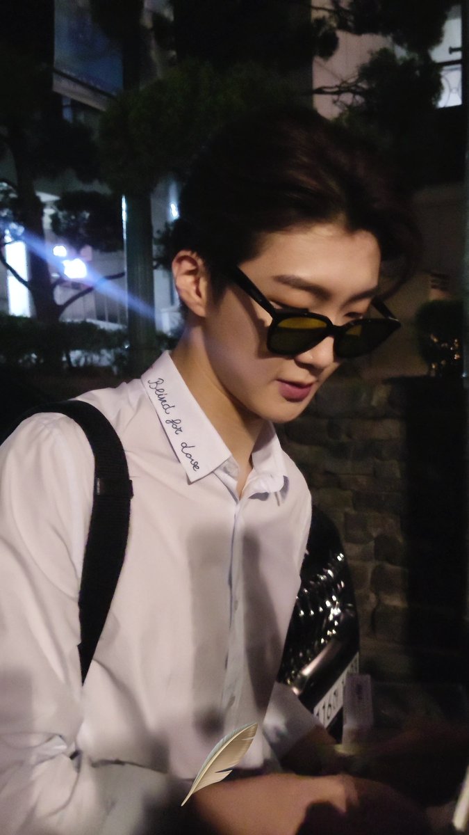 너무 연예인이어서 힘듬  .. 분명 나에겐 10년동안 연예인이셨는데 새삼 연예인이다..🥺

#이승훈