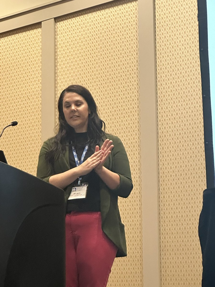 @alexbarryRN presented on delirium factors which we should be all aware of. Terrific presentation.  #ads23pvd