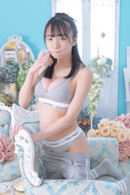 Twitterエロ垢のcalvin klein(カルバンクライン)エロ画像