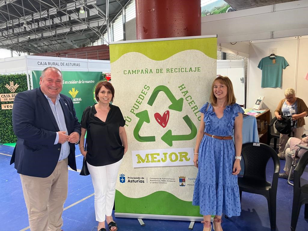 📌La consejera de Hacienda, Ana Cárcaba, ha visitado #Vegadeo:
✔ Coloquio 𝑷𝒆𝒓𝒔𝒑𝒆𝒄𝒕𝒊𝒗𝒂𝒔 𝒅𝒆 𝒍𝒂 𝑨𝒔𝒕𝒖𝒓𝒊𝒂𝒔 𝒓𝒖𝒓𝒂𝒍
✔ Recorrido por la <a href="/FeriaVegadeo/">Feria de Muestras de Vegadeo</a> en compañía del alcalde en funciones, César Álvarez, y la teniente de alcalde, Arantxa González