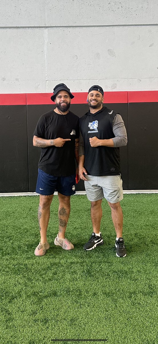 WRU_CoachMilez's tweet photo. Just two youngins from MD tryna get it. Excited to see your future success at the next level !
Keep Going Up @coachrankin_ !!
#biggerTHANfootball https://t.co/RjISgT9Nvs