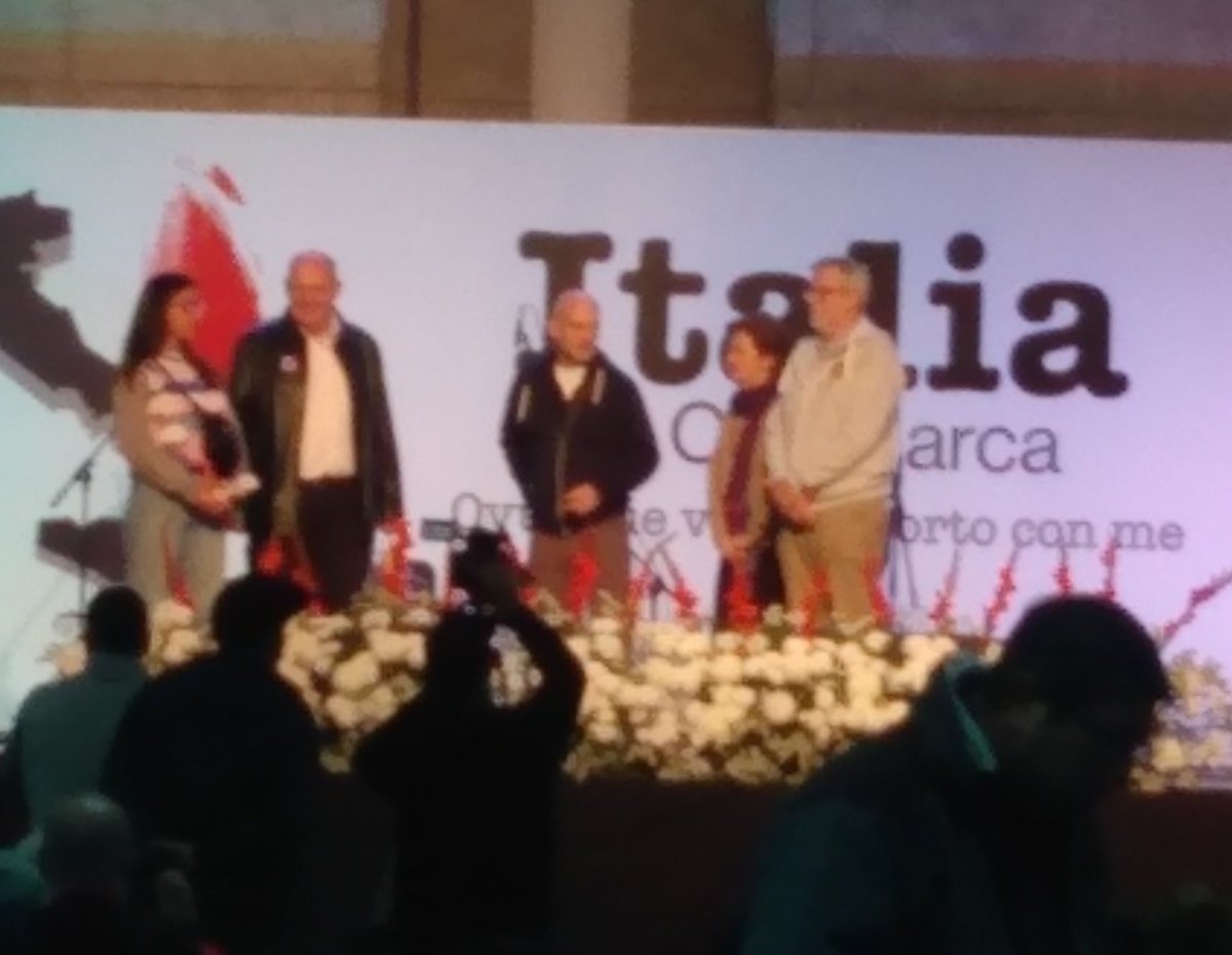 PrensaFAIC's tweet photo. 🇮🇹 Italia en Catamarca 🇮🇹
Felicitamos a la Sociedad Italiana Catamarca por el verdadero éxito de este evento.
Nuestro Vicepresidente, @MDCastagno viajó especialmente y entregó a la Comisión Directiva de la Sociedad un reconocimiento a su trayectoria. https://t.co/l1MTgOJ2eA