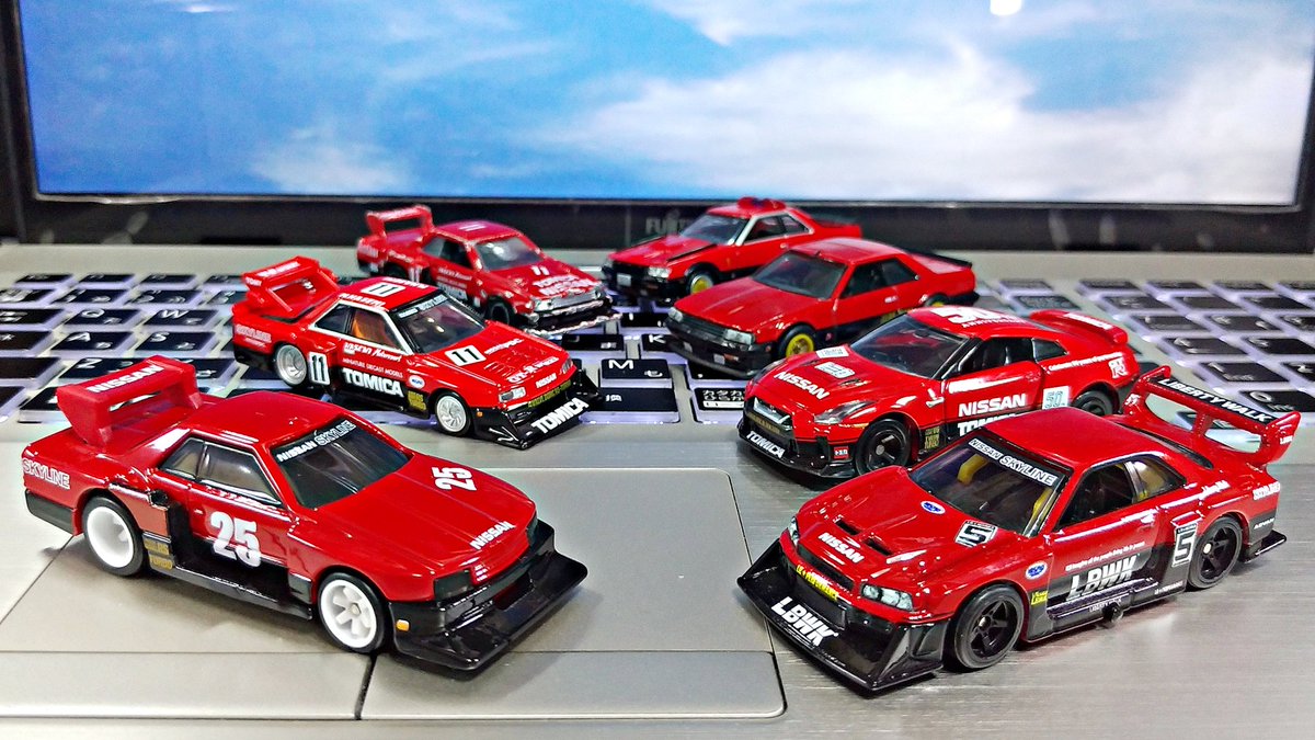 you_kun_jp's tweet photo. とりあえず。
#似て非なるものも混じってる #ミニカー #ホットウィール #プレミアム #2パック #日産 #スカイライン #シルエット #LBER34 #スーパーシルエット 日産スカイライン #miniature #modelcar #miniaturecar #hotwheels #2pack
NISSAN SKYLINE SILHOUETTE
LB-ER34 SUPER SILHOUETTE https://t.co/gP9B3tGGzS
