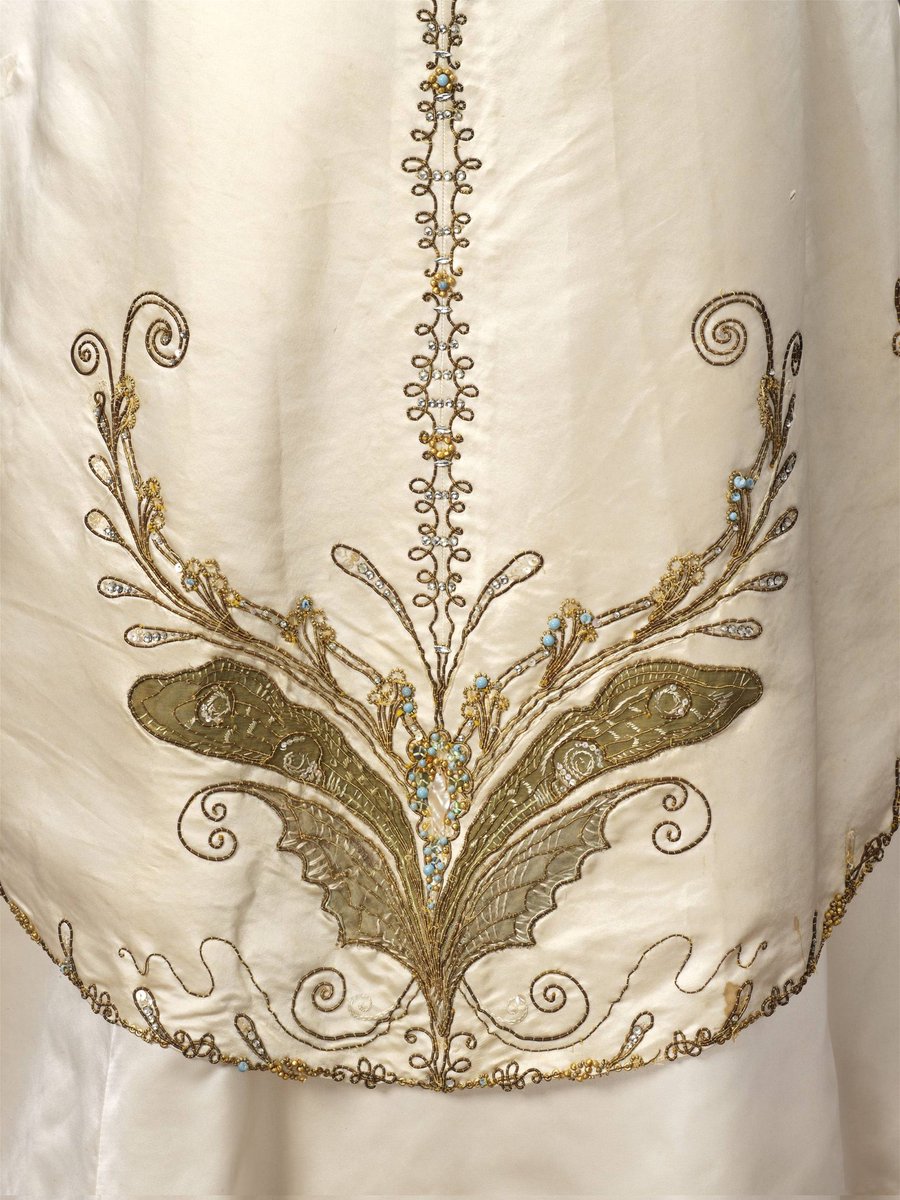 1908-1909 satin trimmed with velvet, lace, tulle and gauze, embroidered with metallic cord and thread, floss silk, beads, sequins and diamante (John Bright Collection)