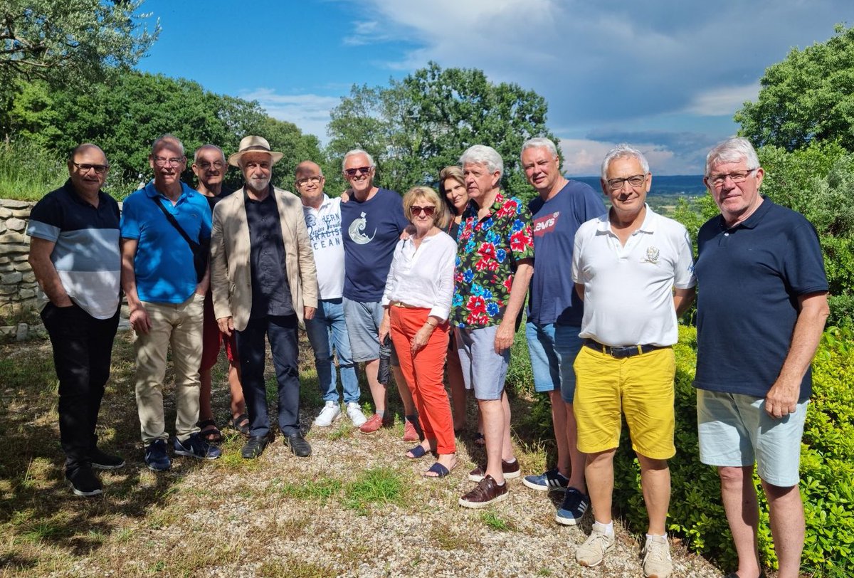 JMCambaceres's tweet photo. 10 juin: accueil du #ClubOenophile à #LaGravette #Corconne #Gard dans appellation #PicSaintLoup: visite du chais, dégustation. Puis accueil au #masMathieu. Explications sur #GFA viticole et #AMM. https://t.co/4uZtCbTBnT