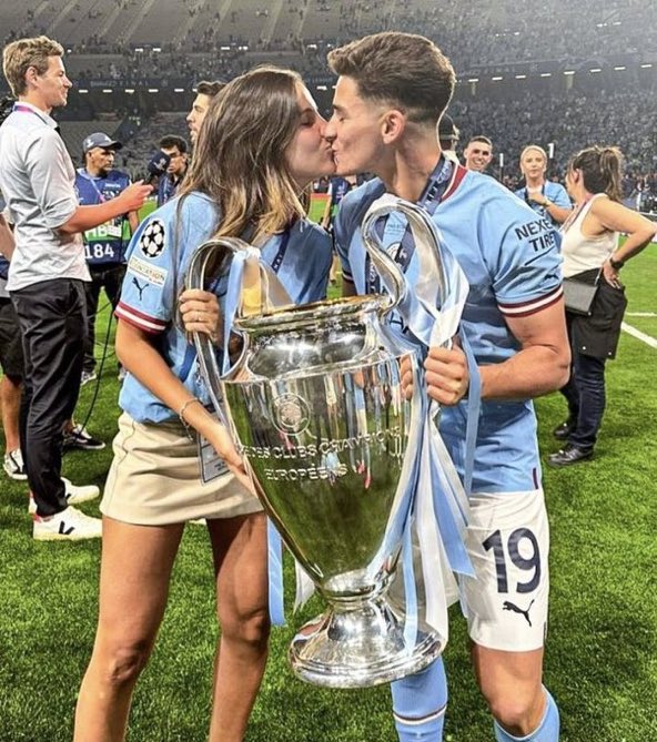 ManCityTurkiye's tweet photo. En güzel üçüncü çift seçildiler. İkincisi Pep-Cristina, ilki özel.. https://t.co/vAqtIYyIRI