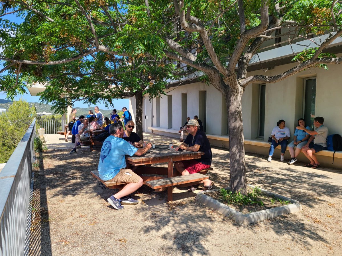 'Adopte un commune' c'est sur la terrasse ! Ambiance du dimanche matin au #SotMFR 😎