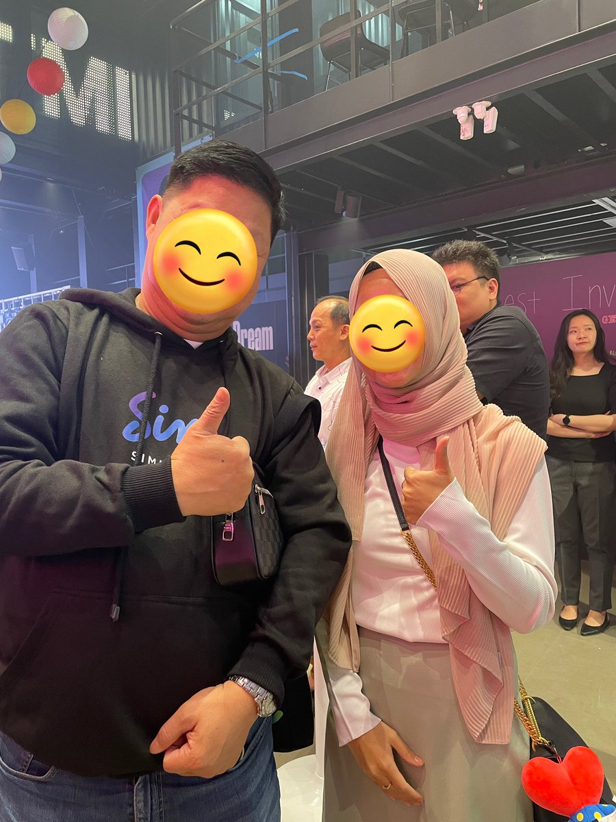 I BEFRIEND HIM 

I already got his permissions to post the pics but I still wanna keep his privacy hence the sticker 🥹