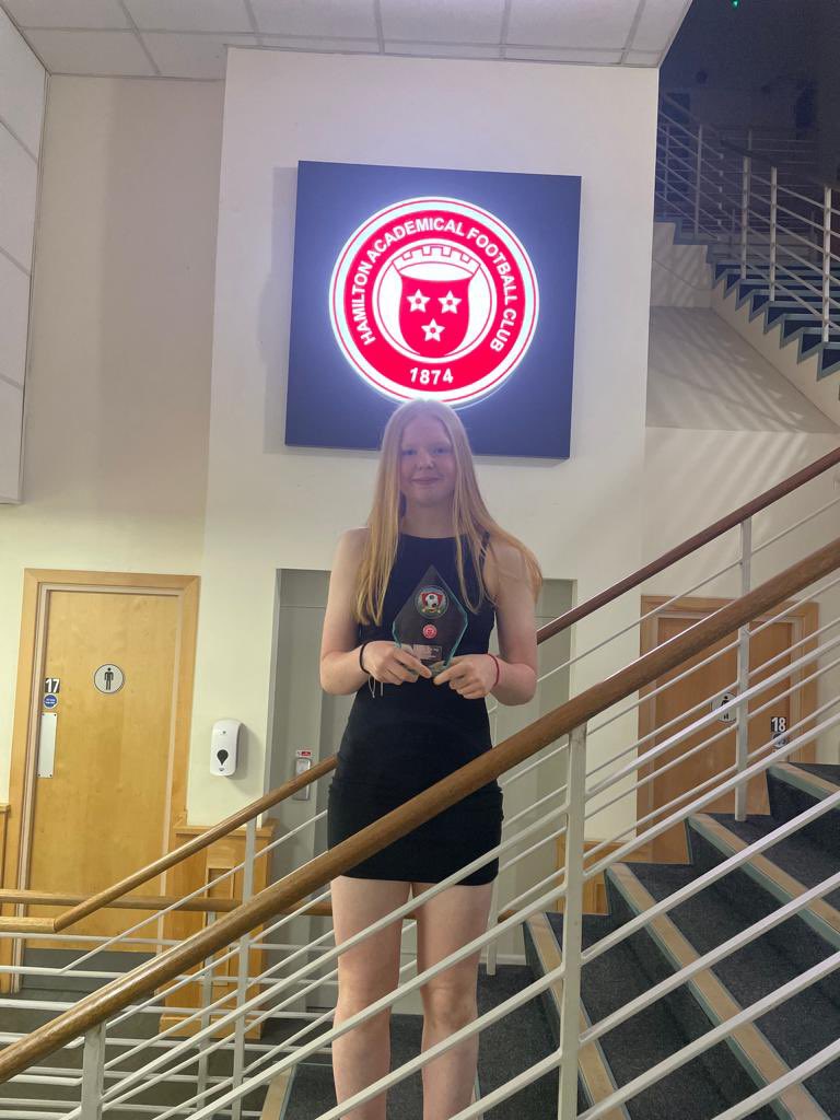 accieswfc's tweet photo. 𝟭𝟴𝘀 𝗔𝘄𝗮𝗿𝗱𝘀

Player of the Year for our 18s were Natalie McClounan and Leah Burns 🙌🏻 https://t.co/qUEh02pIFW