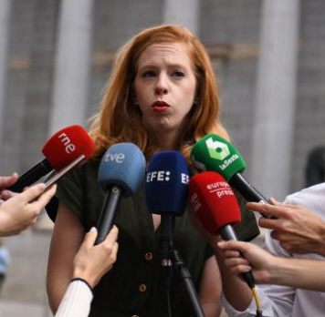 Fernand35932695's tweet photo. Lilith Verstrynge dice, que si no está Irene Montero en las listas es muy probable que las mujeres pierdan el derecho al voto y a abrirse una cuenta corriente sin el permiso del  marido. (Lo dice con ímpetu) https://t.co/xMrsITMRX7