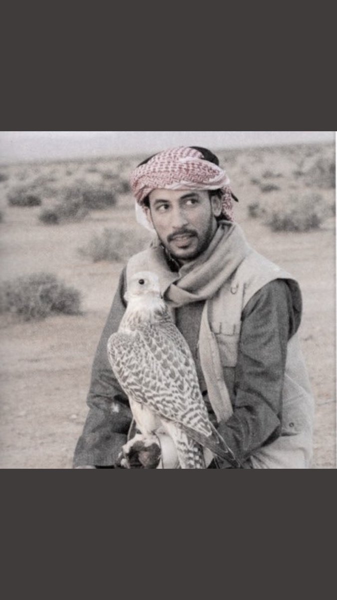 HMF9ll_'s tweet photo. اذا اجتمع الحُب وأحترام العادات :

رعاك الله يابيت ليا منّي بغيت اجيك
توقفني تقاليد القبايل دون بيبانك

سلطان الهاجري

رحنا ضحايا سلوم وحطام عادات 
لين استوى ذنب الوصل والقطاعه 

ضيدان بن قضعان 

حتى تواير موتري تلتفت فيه 
تبغي تلفّ ويستحي العقل والجاه

محمد بن فطيس https://t.co/YOwJQqqyxc