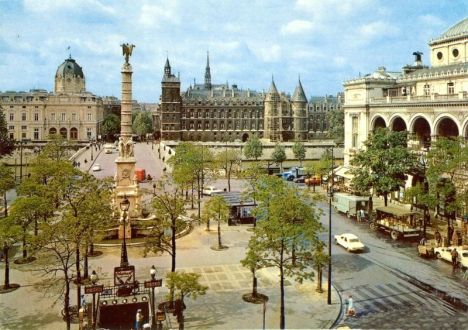 Place du Châtelet. 
1960. Paris