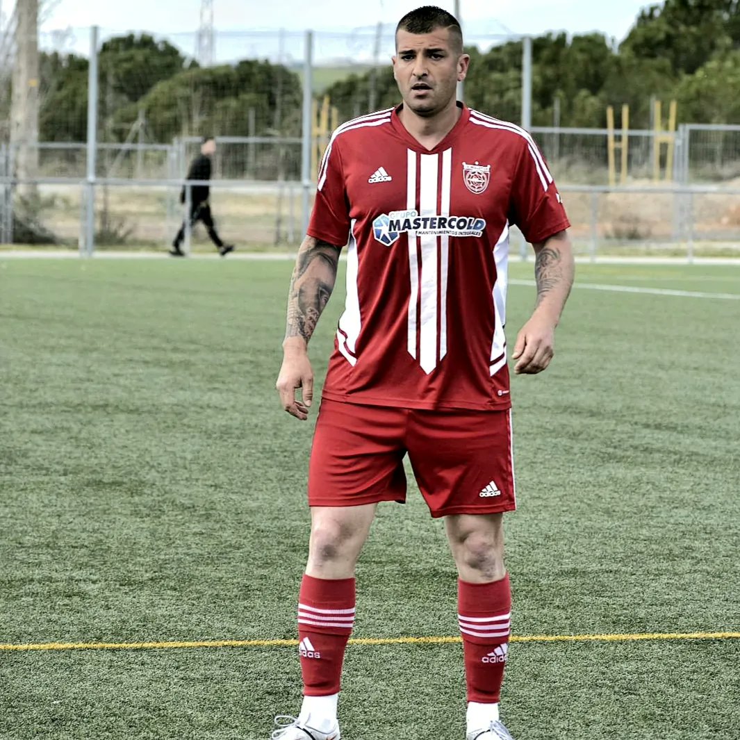 Rubenrrh9's tweet photo. ...❤️⚽️Se acaba otro año❤️⚽️... Donde he aprendido de todas las cosas que me ha tocado vivir.
El año que viene buscaremos nuevos retos pero la ilusión y las ganas siguen intactas💪❤️⚽️
#futbolcomoestilodevida⚽️💪 https://t.co/I4jJTXiYhi