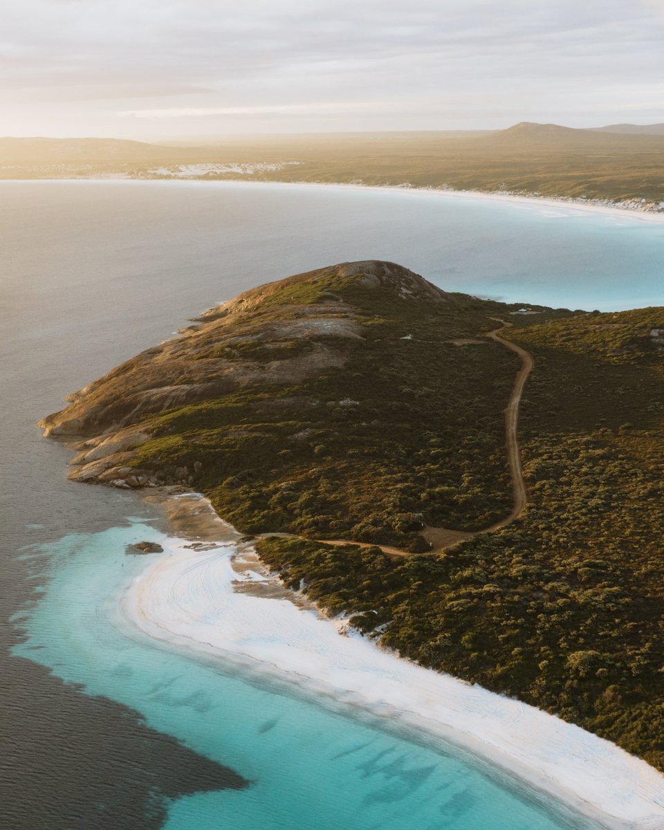 JordanHilePhoto's tweet image. Using the Generative Fill feature on the Photoshop (beta) ✨ this is literally game changing! 

Original vs Generative Fill below👇🏼
@Photoshop #GenerativeFill #AI