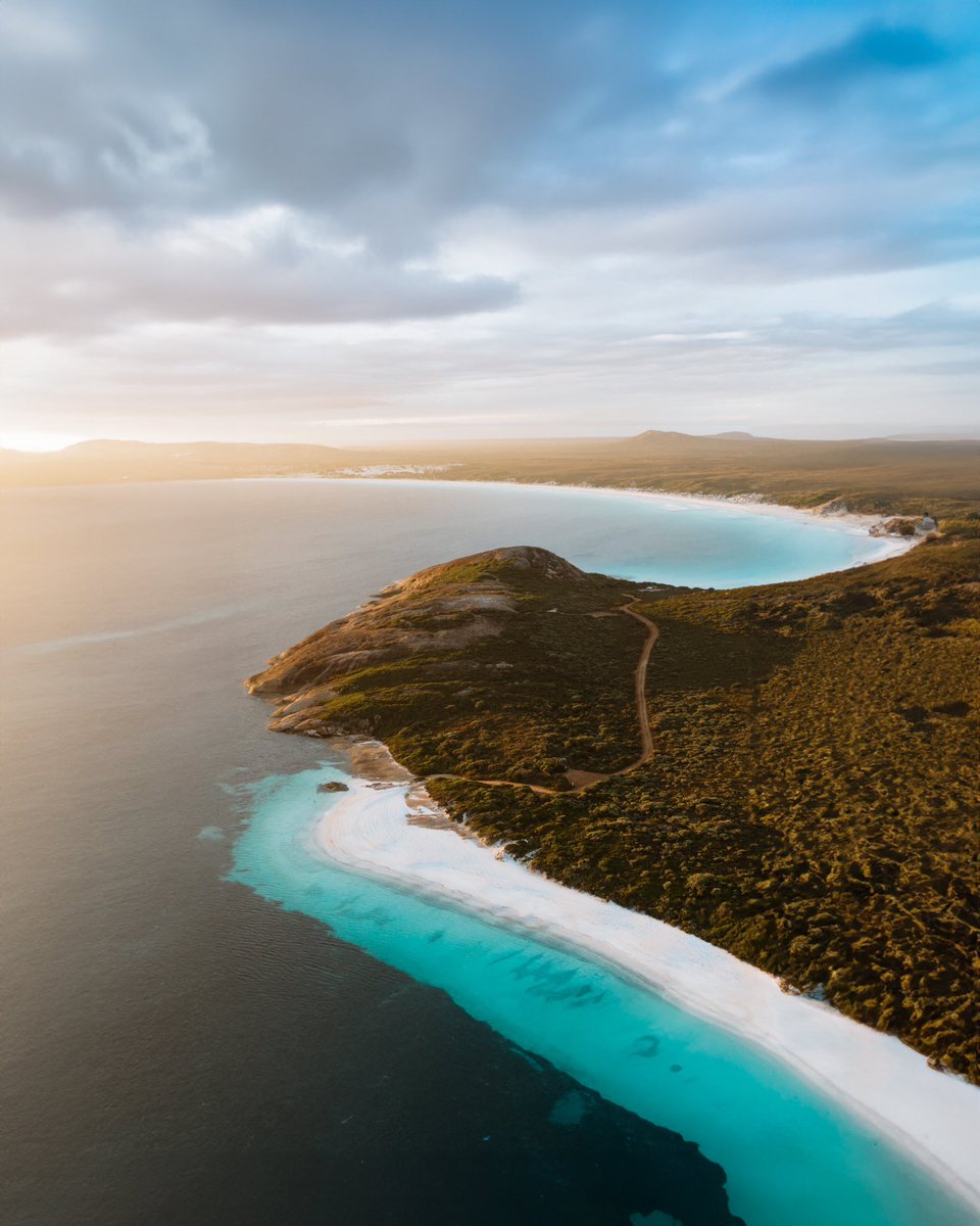 JordanHilePhoto's tweet image. Using the Generative Fill feature on the Photoshop (beta) ✨ this is literally game changing! 

Original vs Generative Fill below👇🏼
@Photoshop #GenerativeFill #AI