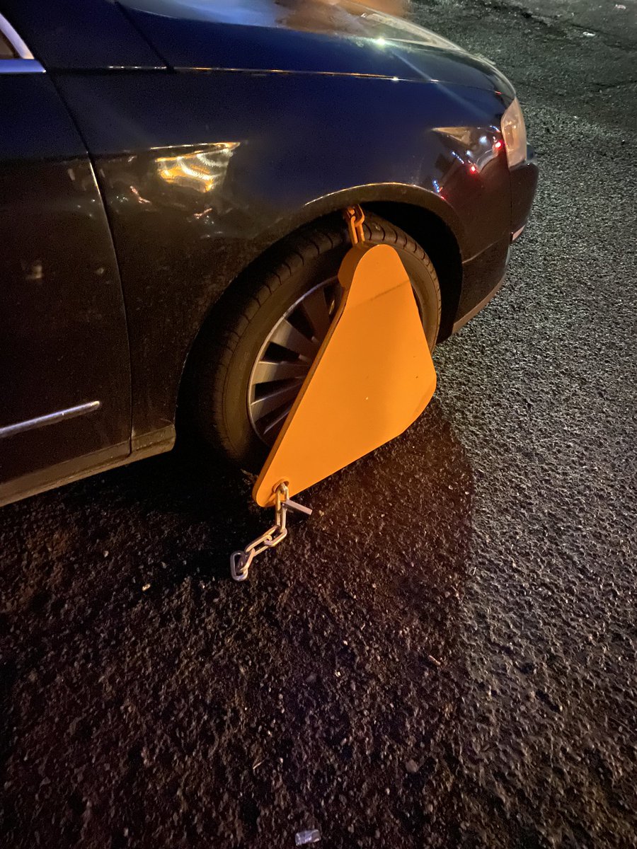 I asked this cute couple if I could park here (CamdenSt) and they said ‘yeah we live around here its fine’ and I said ‘ok if anything happens to my car I’ll hunt you down haha’ we all had a good chuckle. 
Twitter, we need to find a tall blondish man and his handsome companion.