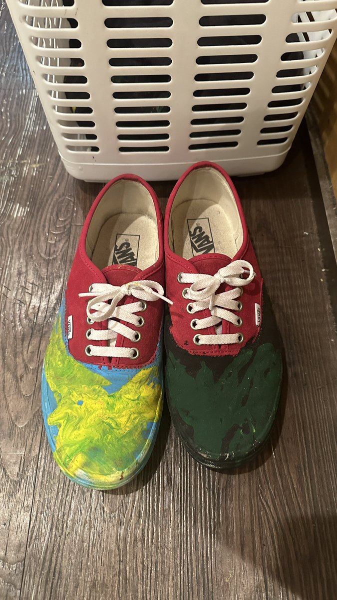 조풍래의 신발 덧칠. 

#조고흐 
#빈센풍