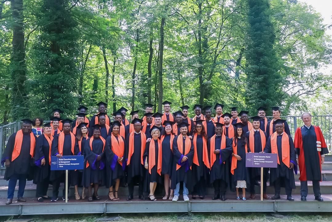 msgomina's tweet photo. 🎓Une grande étape franchie! Après 3 ans d'efforts constants, Nous sommes diplômés de la prestigieuse @HECParis. Nous n'avons jamais cessé de vouloir continuer à apprendre. 
#HECParis #Djougou https://t.co/xbLcvnPObv